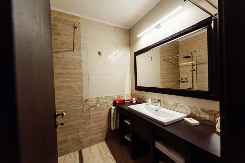 Pensiunea Emris Spatac 外观 照片